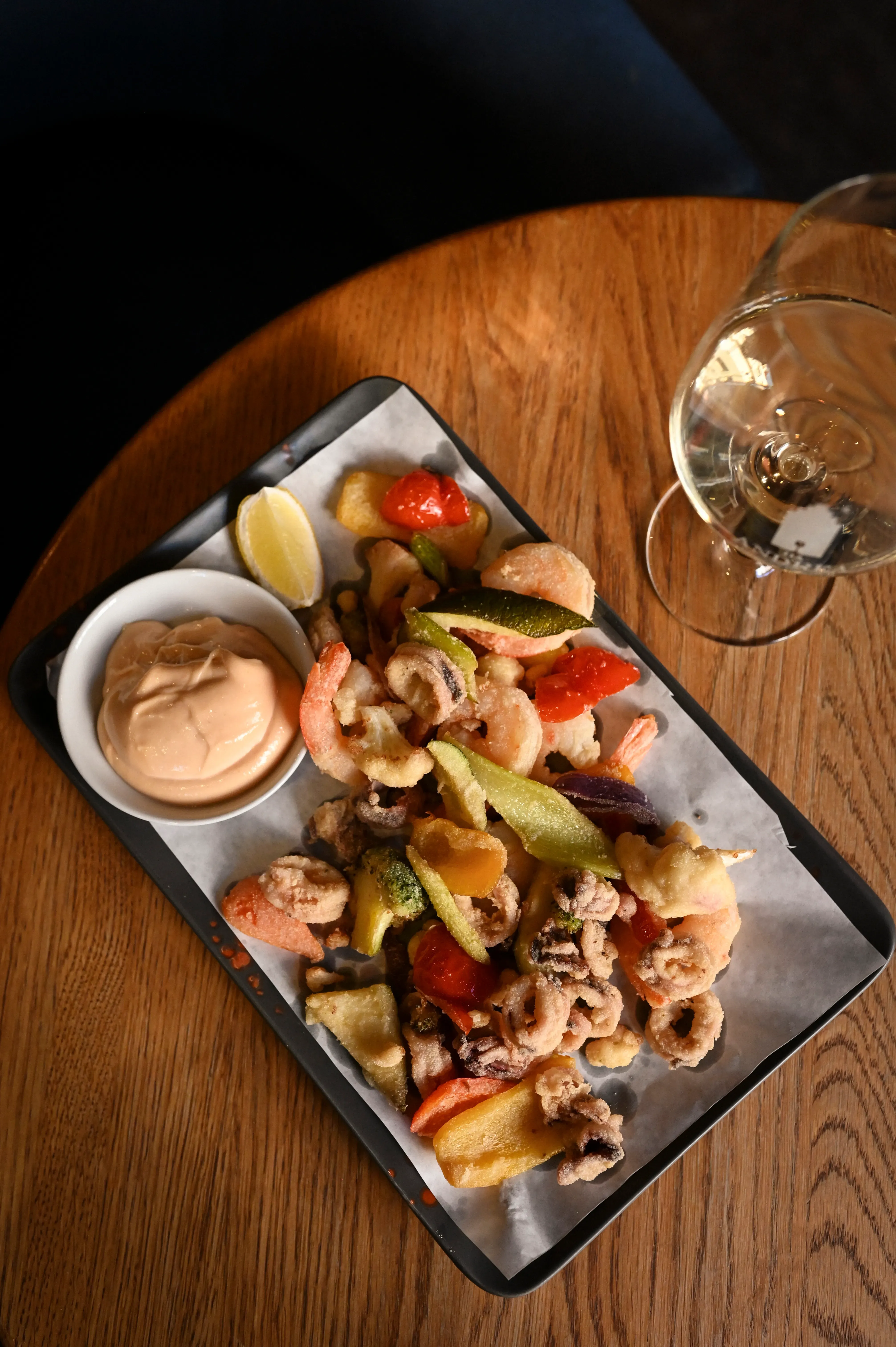 Fritto Misto di Gamberi, Calamari e Verdure